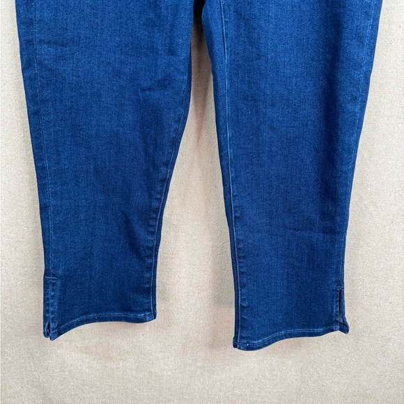 MOTHER Pull-On Nothing Bunny Snip Capri Jeans Size 27 Blue Denim Medium Wash - Picture 8 of 12